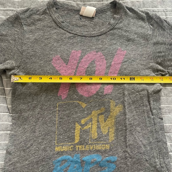 Junk Food Clothing Yo MTV Raps T Shirt - Picture 3 of 3